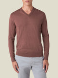 Front view of a model wearing the Luca Faloni Silk-Cashmere V-neck in Desert Rose.